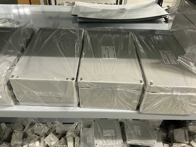 Partij diverse kunststof kasten (339x) - afbeelding 2 van  29