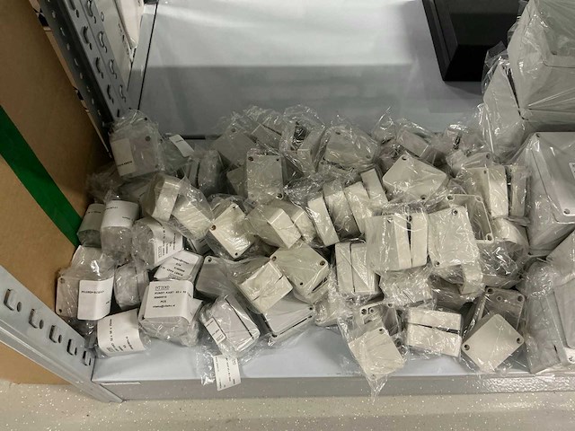 Partij diverse kunststof kasten (339x) - afbeelding 4 van  29