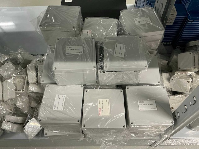 Partij diverse kunststof kasten (339x) - afbeelding 6 van  29