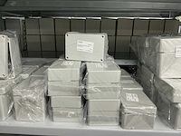 Partij diverse kunststof kasten (339x) - afbeelding 11 van  29