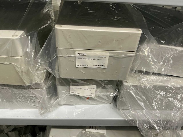 Partij diverse kunststof kasten (339x) - afbeelding 19 van  29