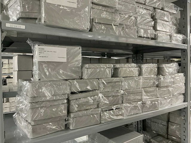 Partij diverse kunststof kasten (339x) - afbeelding 25 van  29