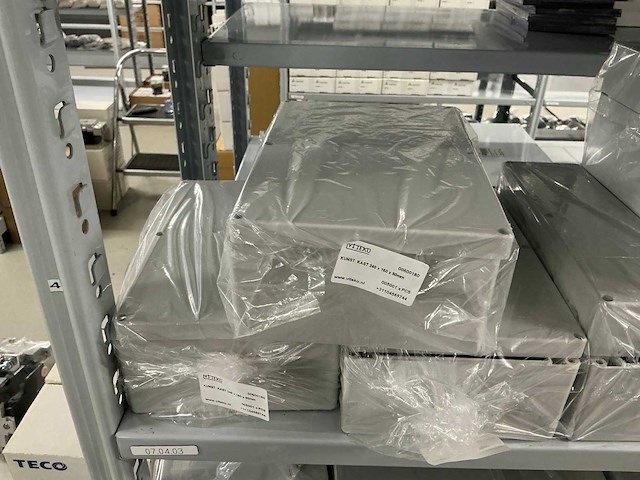 Partij diverse kunststof kasten (339x) - afbeelding 26 van  29