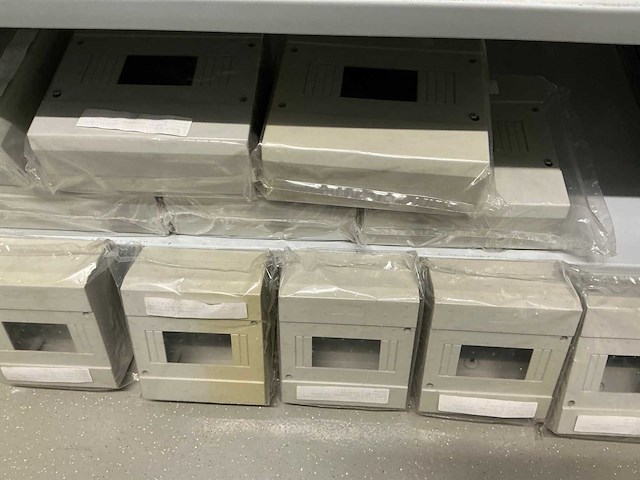 Partij diverse kunststof kasten (41x) - afbeelding 11 van  23