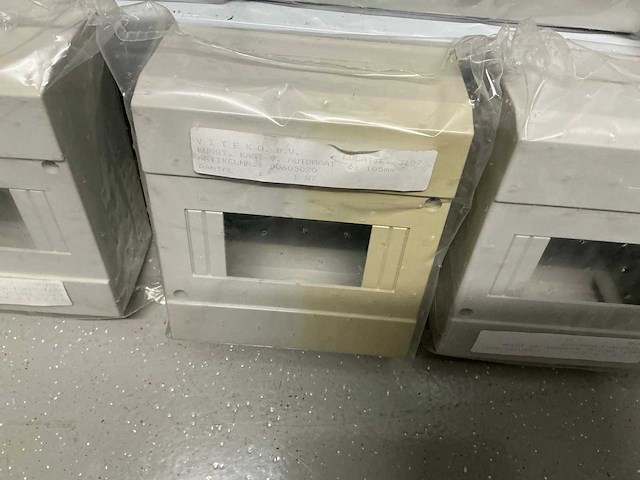 Partij diverse kunststof kasten (41x) - afbeelding 15 van  23