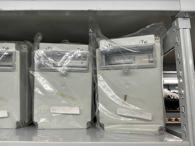 Partij diverse kunststof kasten (41x) - afbeelding 18 van  23