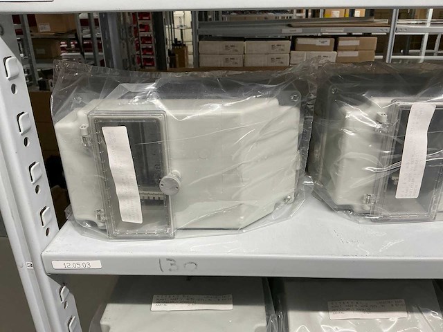 Partij diverse kunststof kasten (41x) - afbeelding 22 van  23