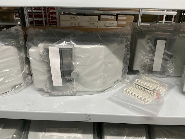 Partij diverse kunststof kasten (41x) - afbeelding 23 van  23