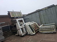 Partij diverse kunststof kozijnen - afbeelding 1 van  3