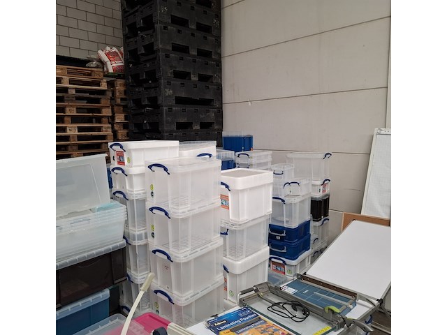 Partij diverse kunststof opberg bakken - afbeelding 2 van  10