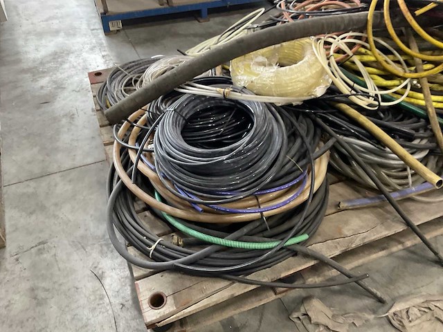 Partij diverse kunststof slangen - afbeelding 2 van  6