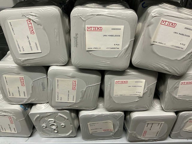 Partij diverse kunststofkasten/kabeldozen (177x) - afbeelding 7 van  15