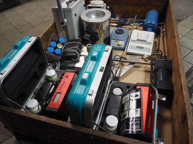 Partij diverse laboratorium apparatuur - afbeelding 2 van  5