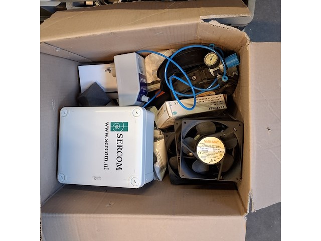 Partij diverse laboratorium benodigdheden - afbeelding 6 van  16