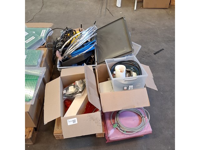 Partij diverse laboratorium benodigdheden - afbeelding 10 van  16