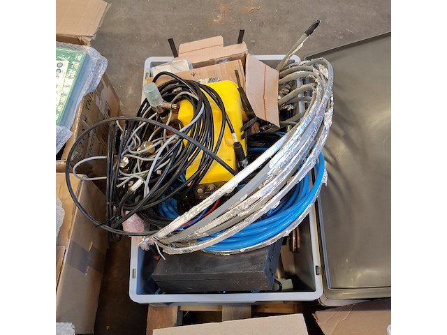 Partij diverse laboratorium benodigdheden - afbeelding 14 van  16