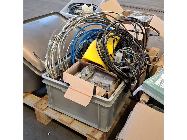 Partij diverse laboratorium benodigdheden - afbeelding 15 van  16