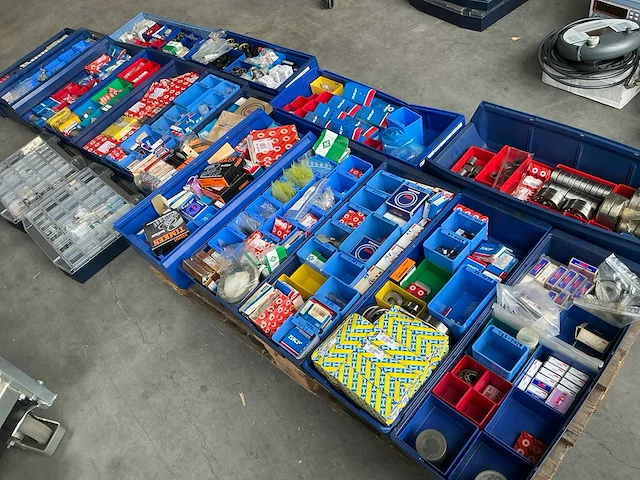 Partij diverse lagers - afbeelding 1 van  6