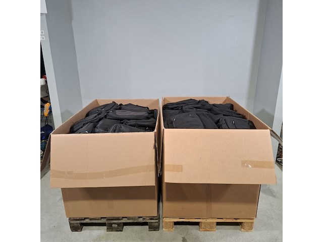 Partij diverse laptoptassen - afbeelding 1 van  10