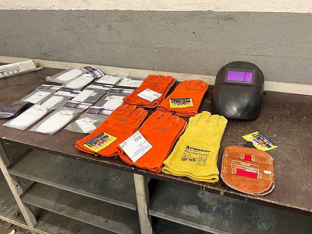 Partij diverse lastoebehoren - afbeelding 1 van  13