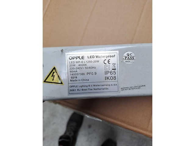 Partij diverse led armaturen 120/125 cm – 18/20w – 4000k (90x) - afbeelding 3 van  6