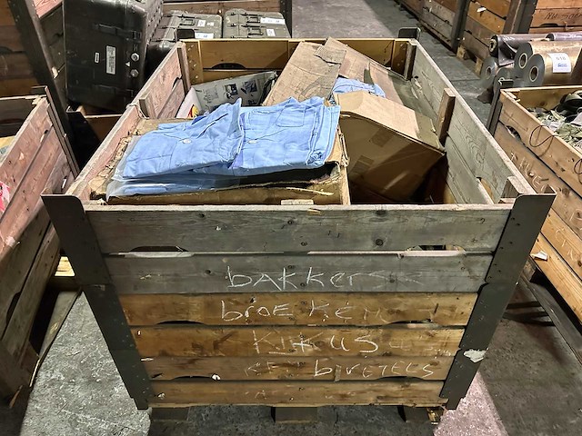 Partij diverse legerkleding - afbeelding 2 van  5