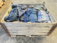 Partij diverse legerkleding - afbeelding 1 van  3