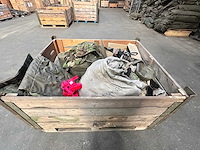 Partij diverse legerkleding - afbeelding 1 van  5