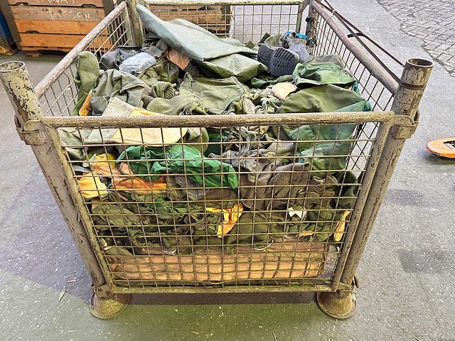 Partij diverse legerkleding - afbeelding 5 van  5