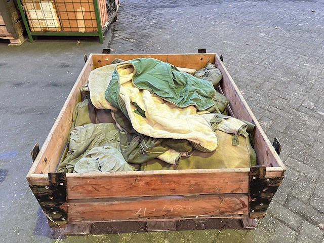 Partij diverse legerkleding - afbeelding 3 van  3