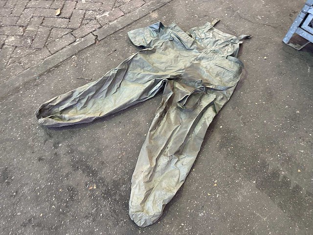 Partij diverse legerkleding - afbeelding 2 van  3