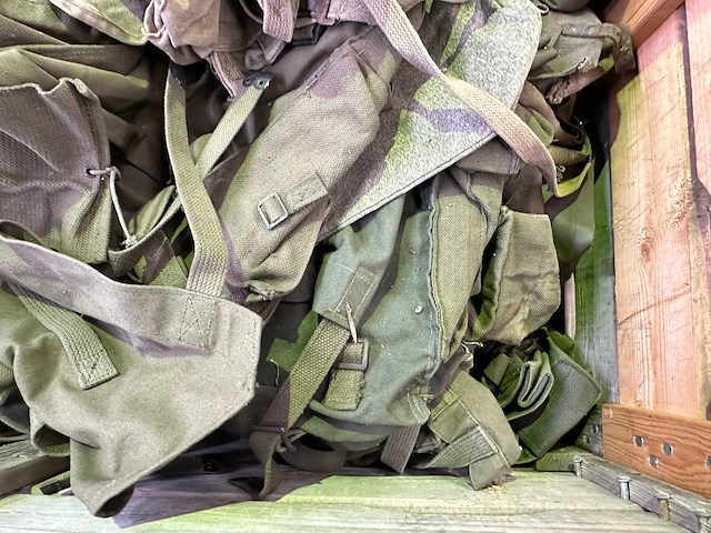 Partij diverse legertassen - afbeelding 4 van  4