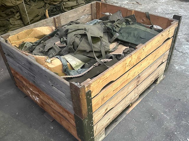 Partij diverse legertassen - afbeelding 4 van  4