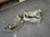 Partij diverse legertassen - afbeelding 2 van  4