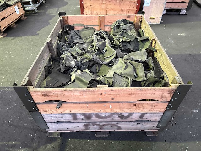 Partij diverse legertassen - afbeelding 4 van  4