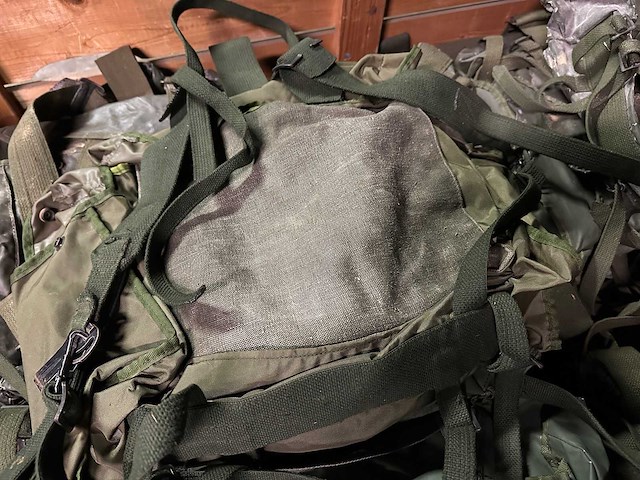 Partij diverse legertassen - afbeelding 3 van  5