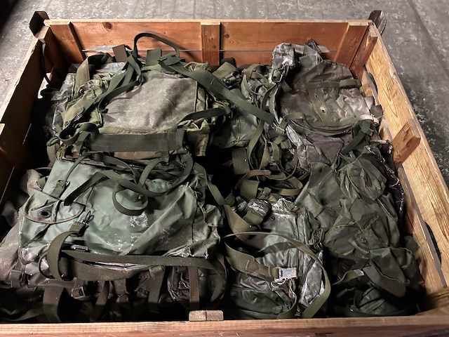 Partij diverse legertassen - afbeelding 4 van  5