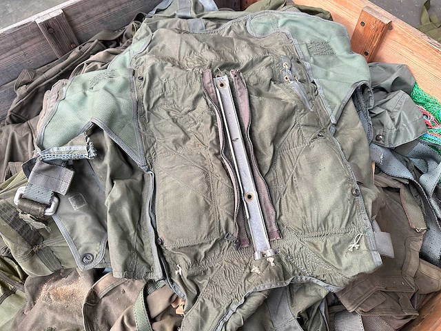 Partij diverse legeruitrusting - afbeelding 3 van  5