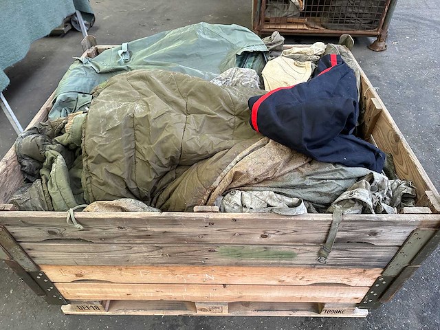 Partij diverse legeruitrusting - afbeelding 3 van  3