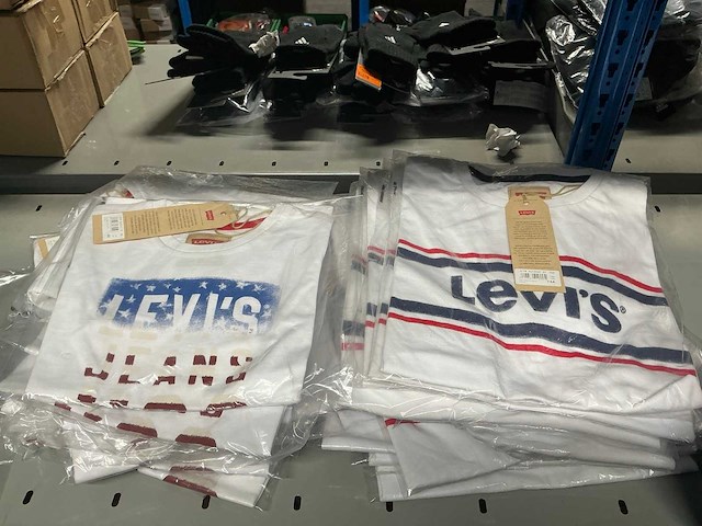 Partij diverse levi’s t-shirts (36x) - afbeelding 1 van  14