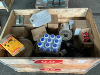 Partij diverse lijmen etcetera - afbeelding 1 van  7