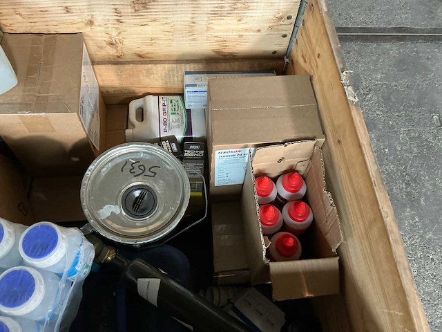 Partij diverse lijmen etcetera - afbeelding 6 van  7