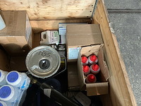 Partij diverse lijmen etcetera - afbeelding 6 van  7