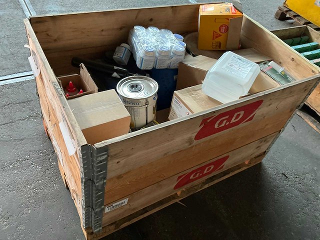 Partij diverse lijmen etcetera - afbeelding 7 van  7