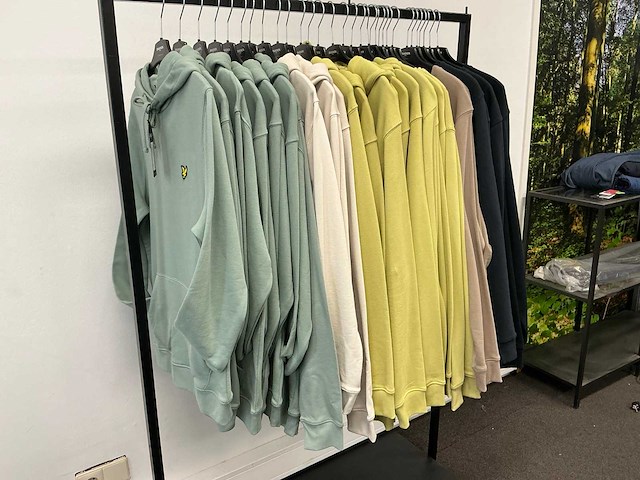 Partij diverse lyle&scott heren truien (31x) - afbeelding 1 van  22