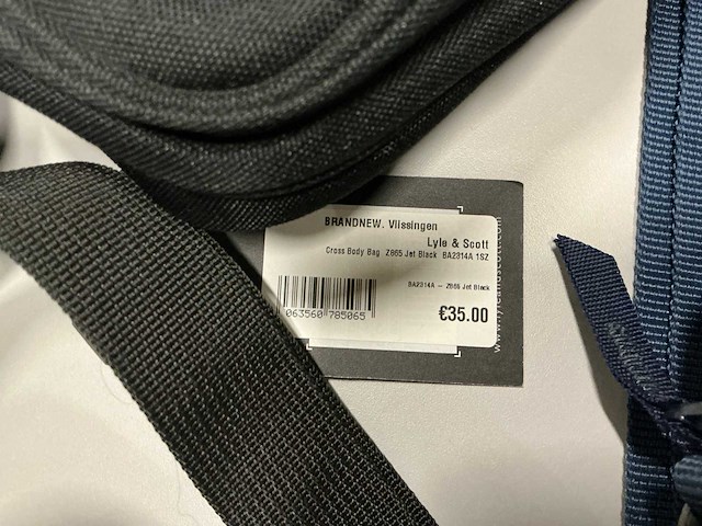 Partij diverse lyle&scott/calvinkleinjeans/armaniexchange/hugoboss tassen/riem (12x) - afbeelding 3 van  14