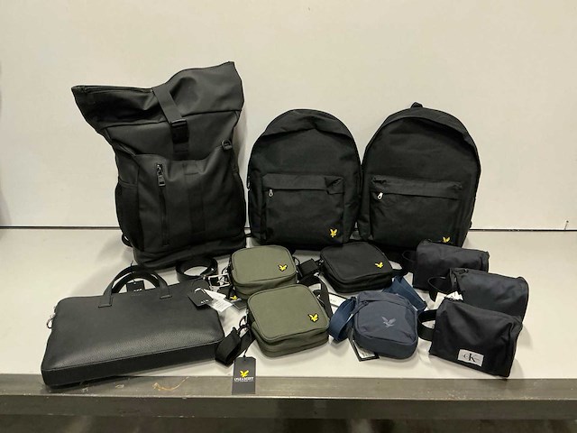 Partij diverse lyle&scott/calvinkleinjeans/armaniexchange/hugoboss tassen/riem (12x) - afbeelding 1 van  14