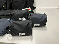 Partij diverse lyle&scott/calvinkleinjeans/armaniexchange/hugoboss tassen/riem (12x) - afbeelding 13 van  14
