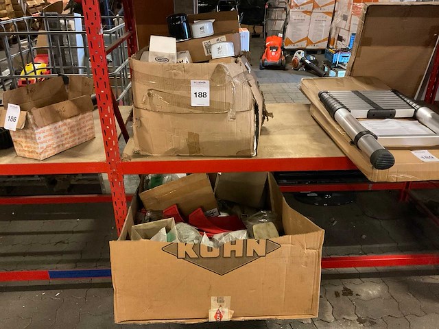 Partij diverse machine onderdelen - afbeelding 1 van  3