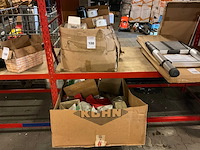 Partij diverse machine onderdelen - afbeelding 1 van  3